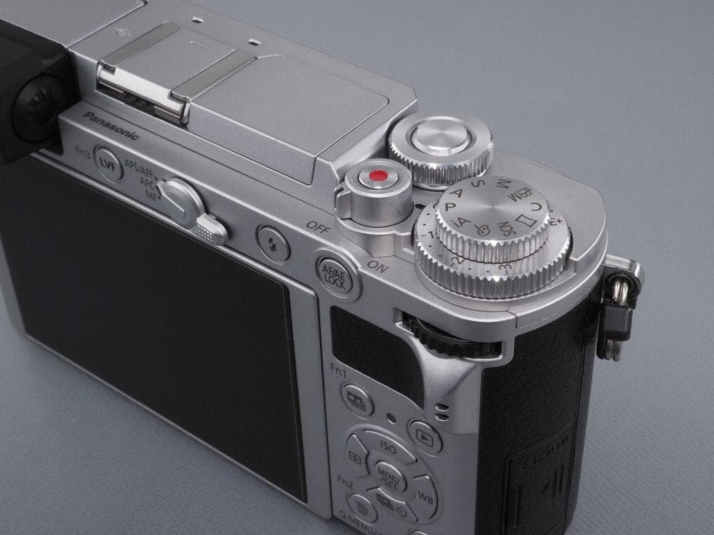 シャッター数623回。美品パナソニック LUMIX DC-GX7MK3 シルバー