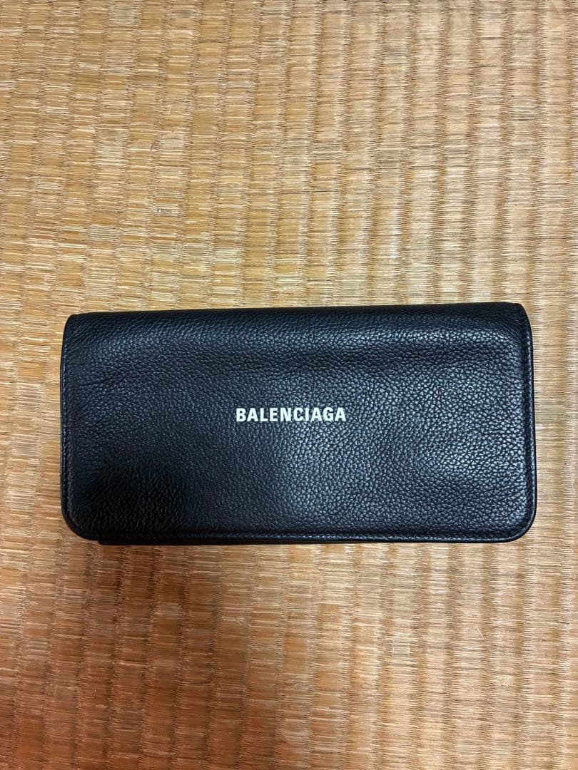BALENCIAGA ブラック レザー 長財布 未使用級 BALENCIAGA ブラックレザー長財布 - メルカリ