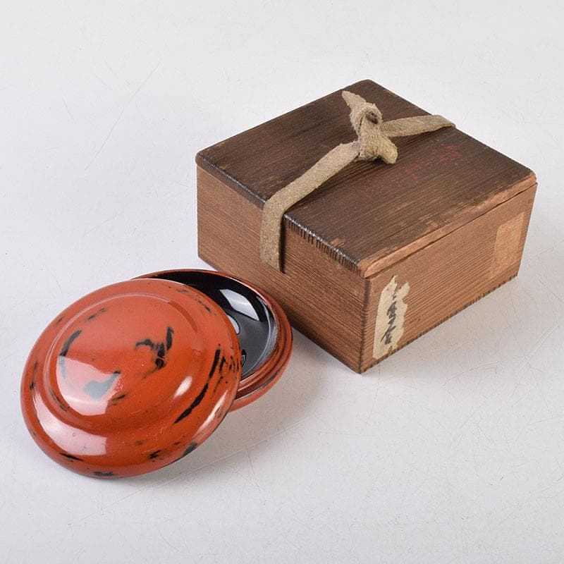 茶道具　根来塗　時代根来　香合　大徳寺大綱和尚極め書　V　R9259 茶道具 掛軸（かけじく） 縦軸 「夏雲多奇峰」 臨済宗大徳寺派鷲峰山