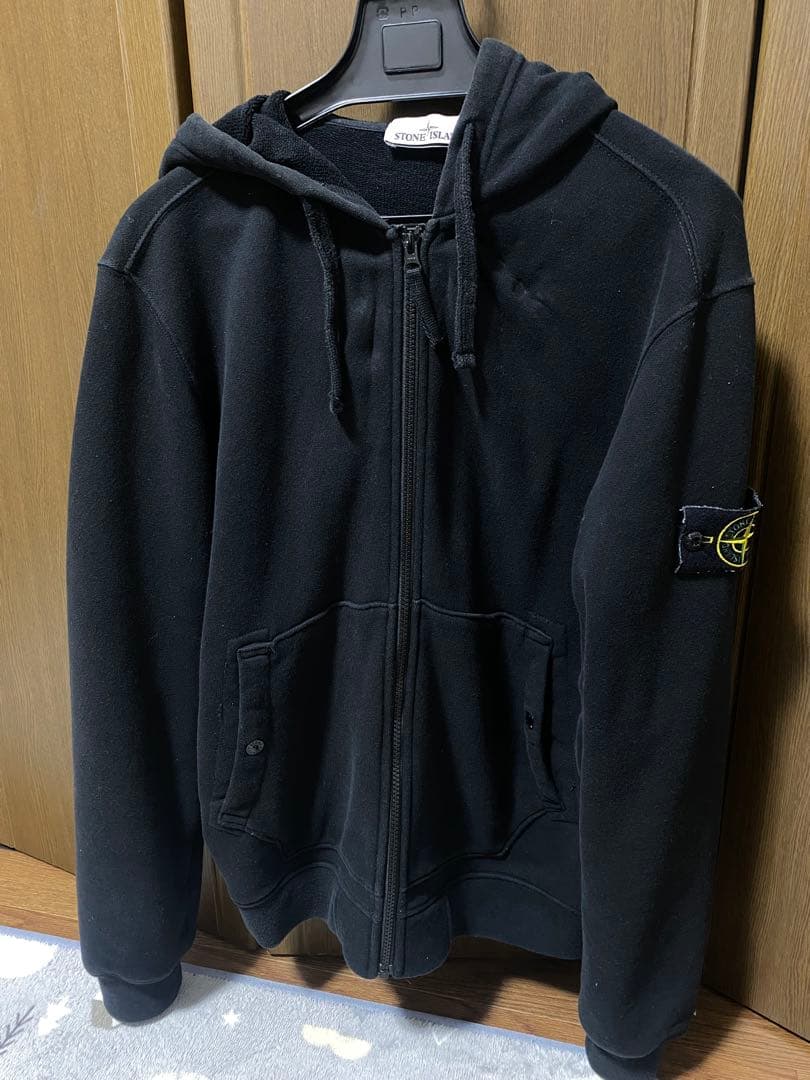 STONE  ブラック フルジップ フーディ M Stone Island logo-patch zip-up Hoodie | Black | FARFETCH