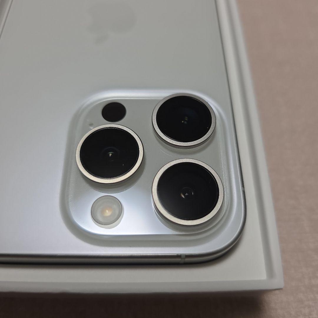 iPhone15Pro256GB ホワイトチタニウム SIMフリー 容量89%