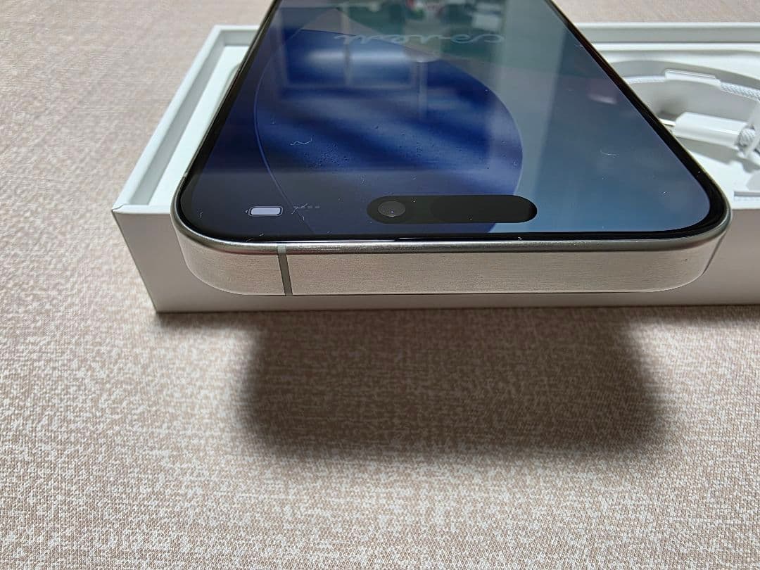 iPhone15Pro256GB ホワイトチタニウム SIMフリー 容量89%