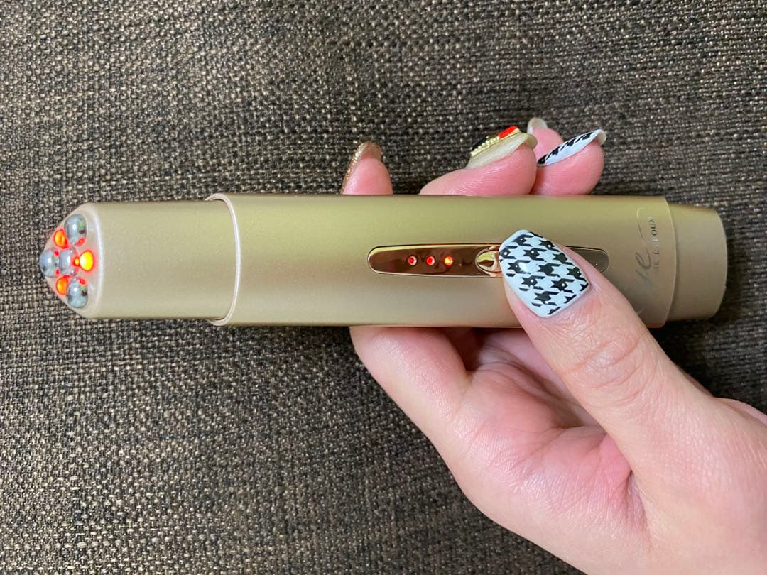 美品　ME ラボンアイ 目元マッサージ　目元用美顔器 IKKOさん　温感EMS