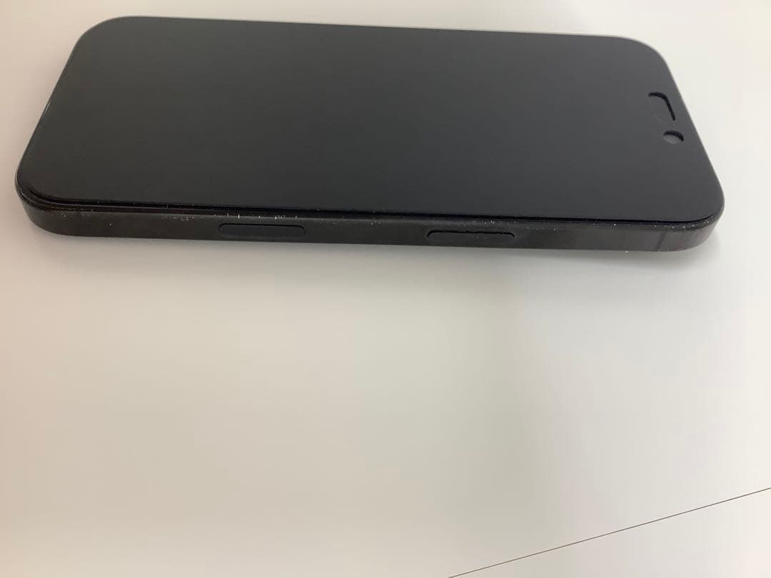 Apple iPhone 16 Pro 本体　バッテリー容量96%【割れあり】