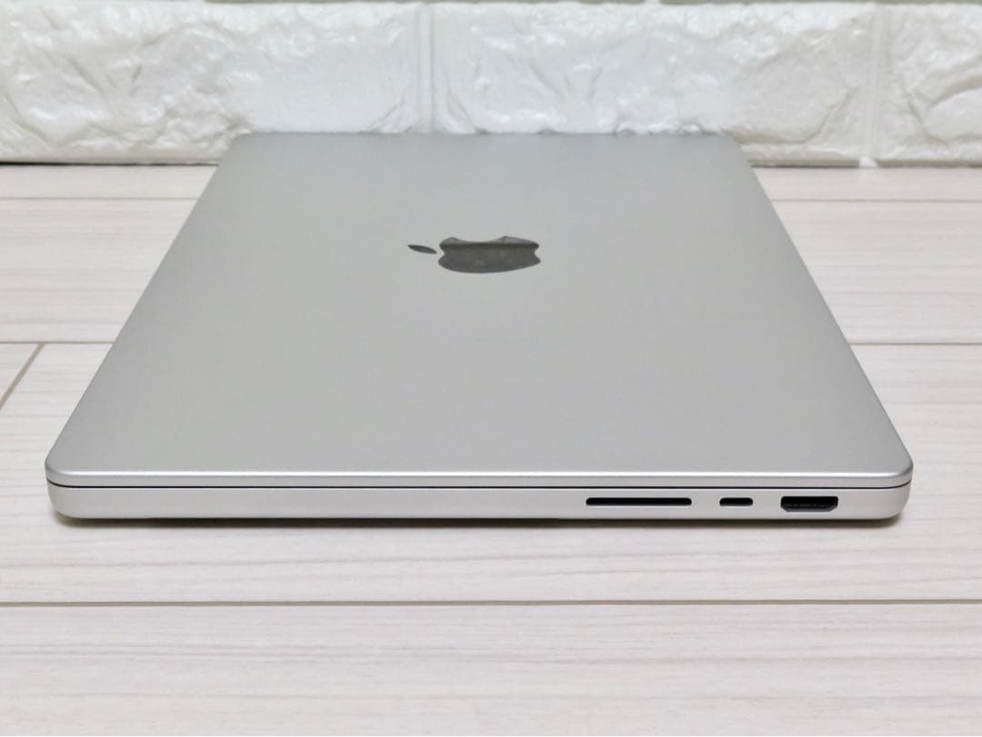 M4 MacBookPro 14インチ 16GB 512GB シルバー