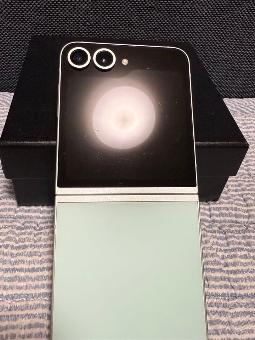 Galaxy Z Flip 6 512GB大容量 ミントSIMフリー