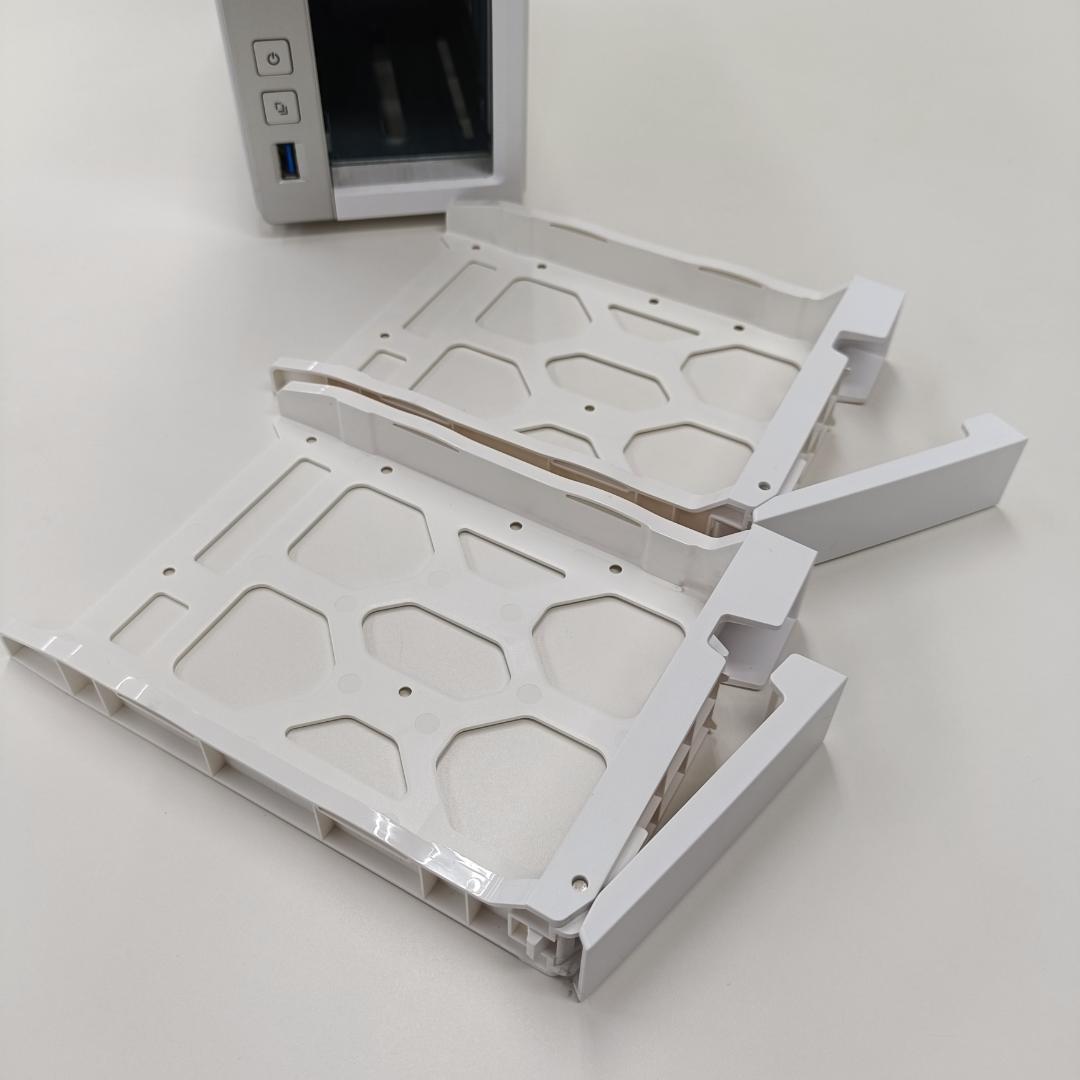 【中古美品】QNAP NAS TS-231P ＆ WD Red 3TB×2 付属