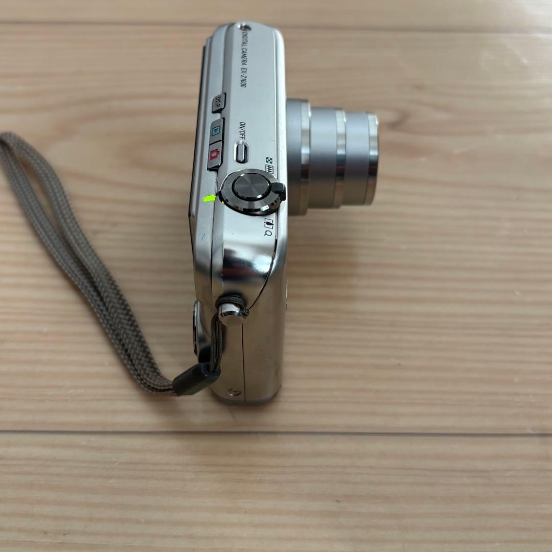 美品　CASIO EXILIM EX-Z1000 コンデジ　デジカメ　カシオ