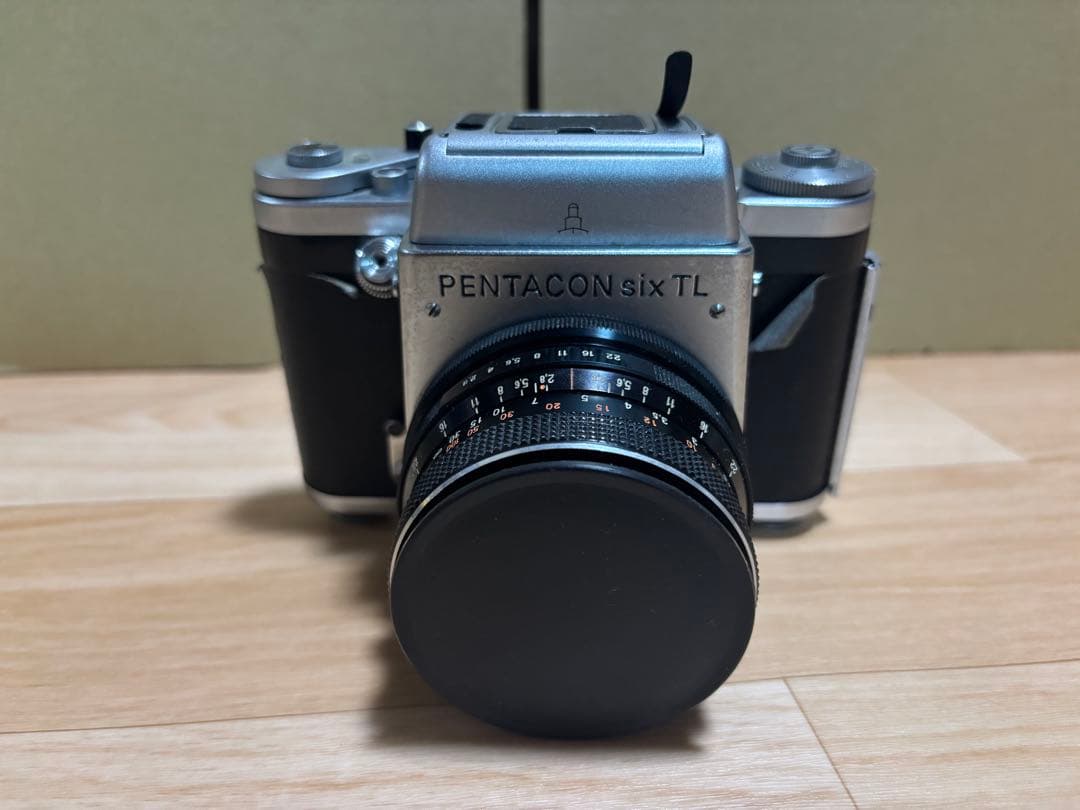 PENTACON six TL 一眼レフカメラ　BIOR 2.8/80 Pentacon Six TL Medium Format Camera with 80mm f2.8 Prime Lens