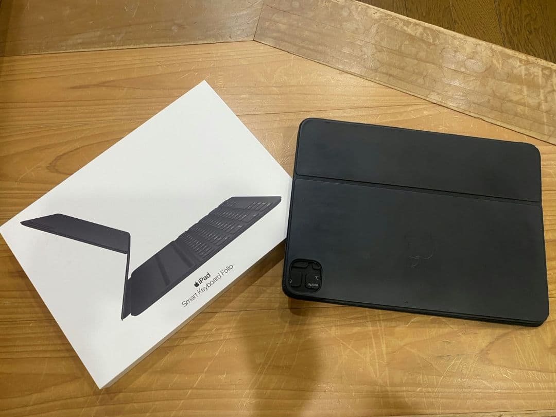 Apple iPad + Smart Keyboard Folioセット