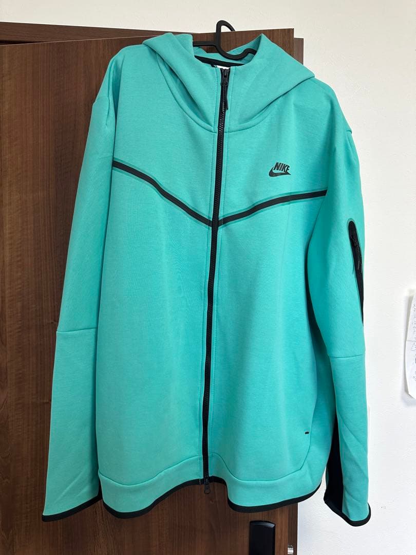 新品未使用 アウターのみ ナイキテックフリース ティファニーカラー