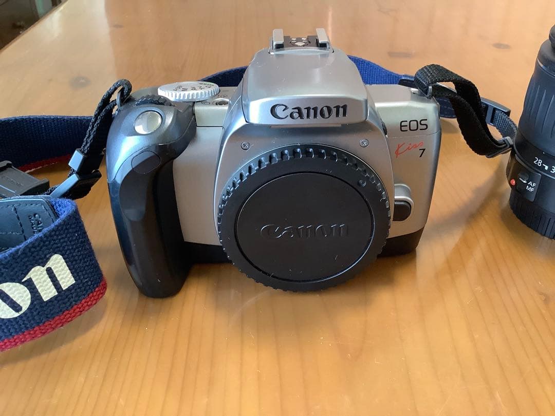 Canon EOS Kiss 7 一眼レフカメラ(フィルム)レンズ2本付き