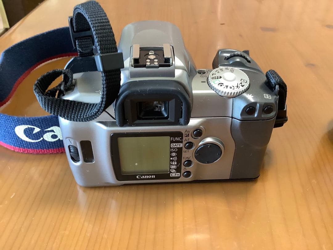 Canon EOS Kiss 7 一眼レフカメラ(フィルム)レンズ2本付き