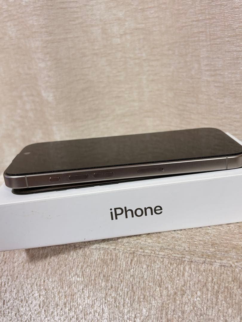 【美品】iPhone15pro 256GBナチュラルチタニウム SIMフリー