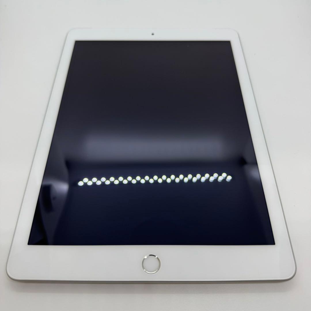 Apple iPad 本体 第5世代 9.7インチ