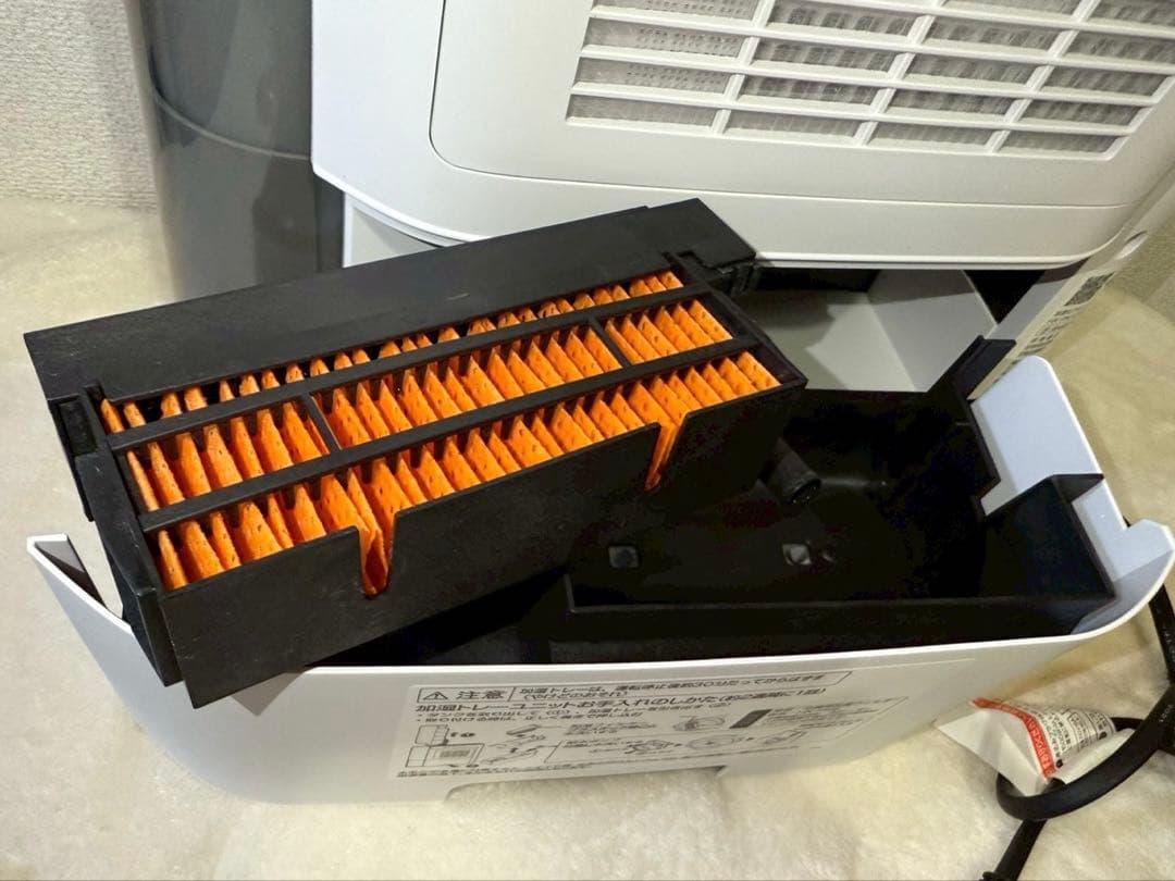 シャープ 加湿 セラミックファンヒーターHX-PK12-W