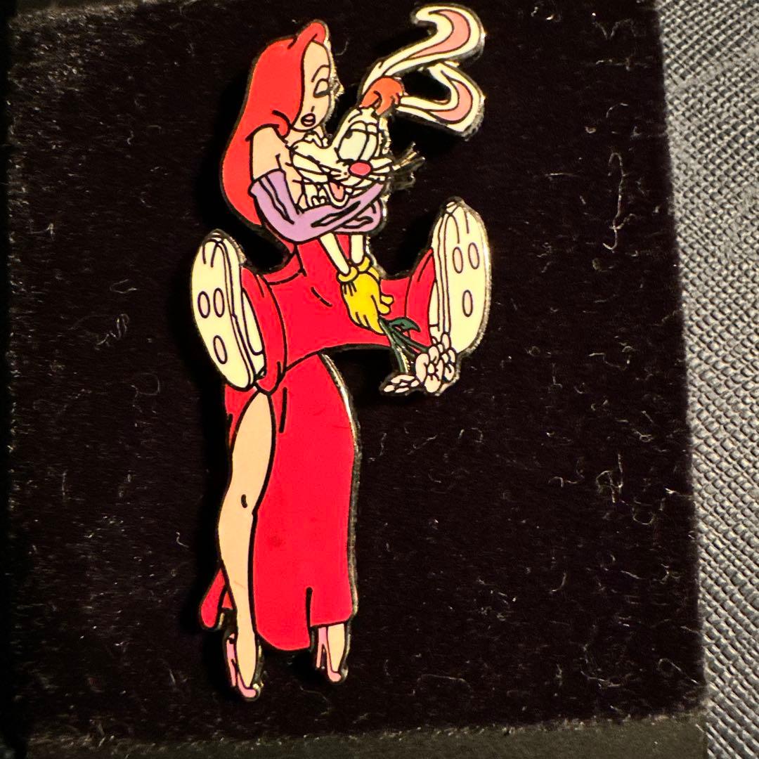 ぱ*ん様 DL2000 ロジャー・ラビット ジェシカ・ラビット ピンバッジ