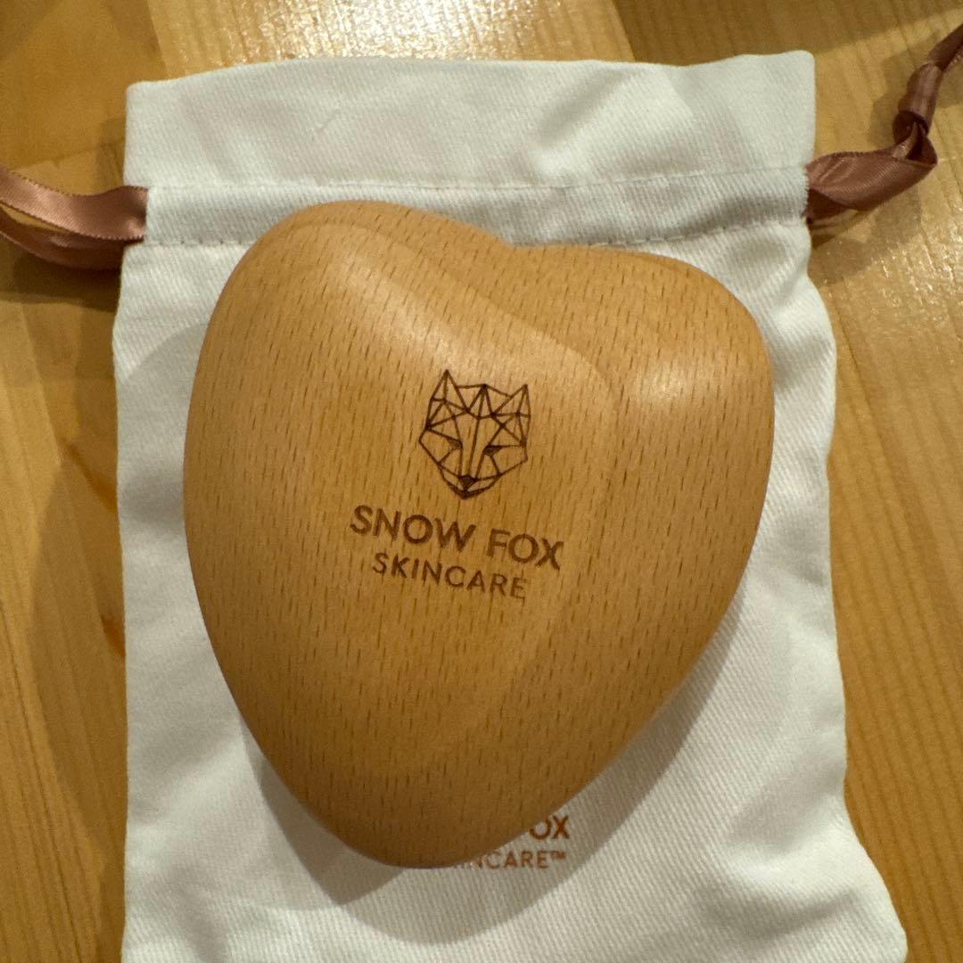 新品未使用　 FOX GUA SHA ヘア＆スカルプブラシ プレミアム FOXカッサ ウッド ヘアブラシ｜ SNOW FOX SKINCARE スノー