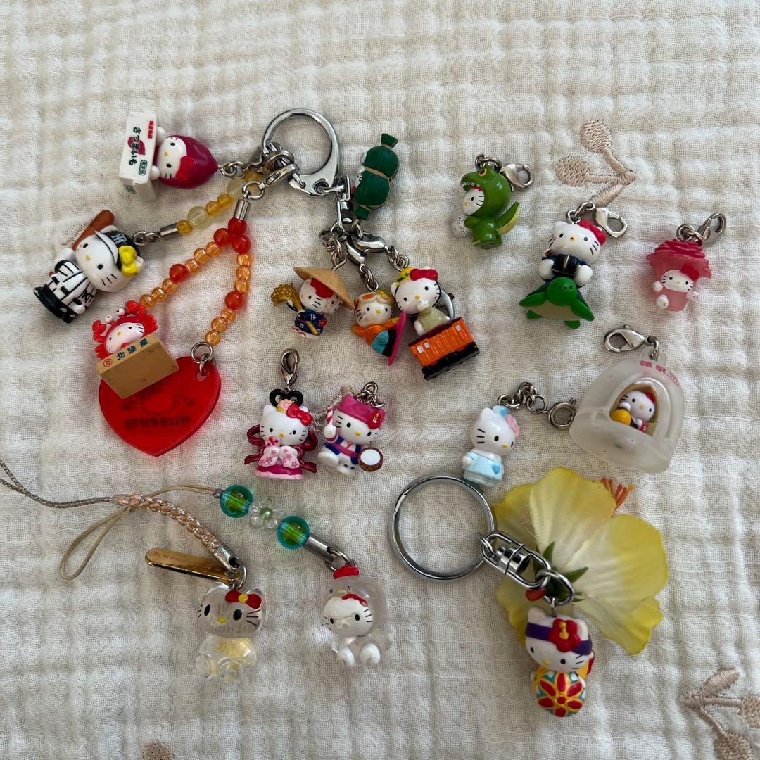 ハローキティ ご当地キーホルダー まとめ売り - メルカリ