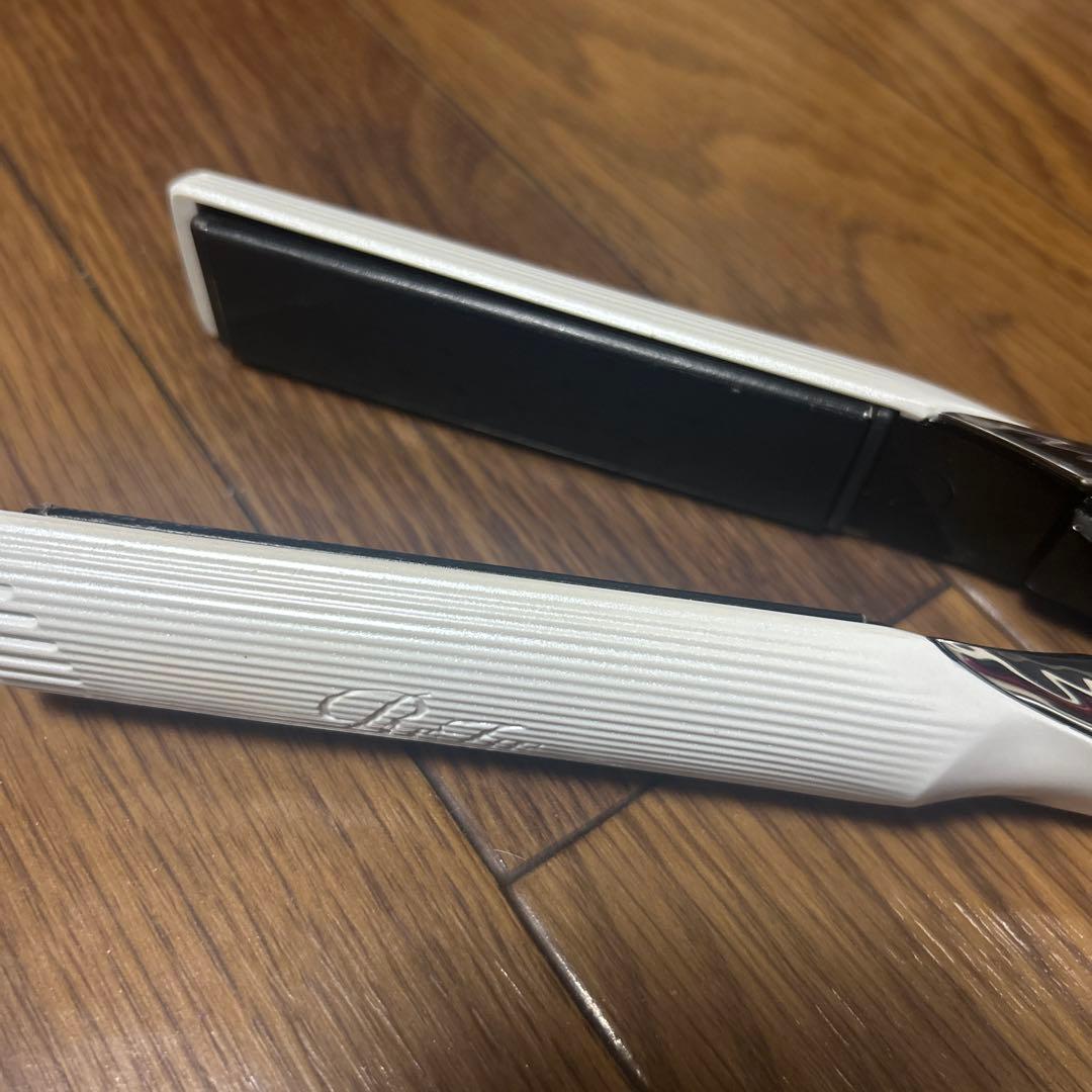 リファ ホワイト ストレートヘアアイロン