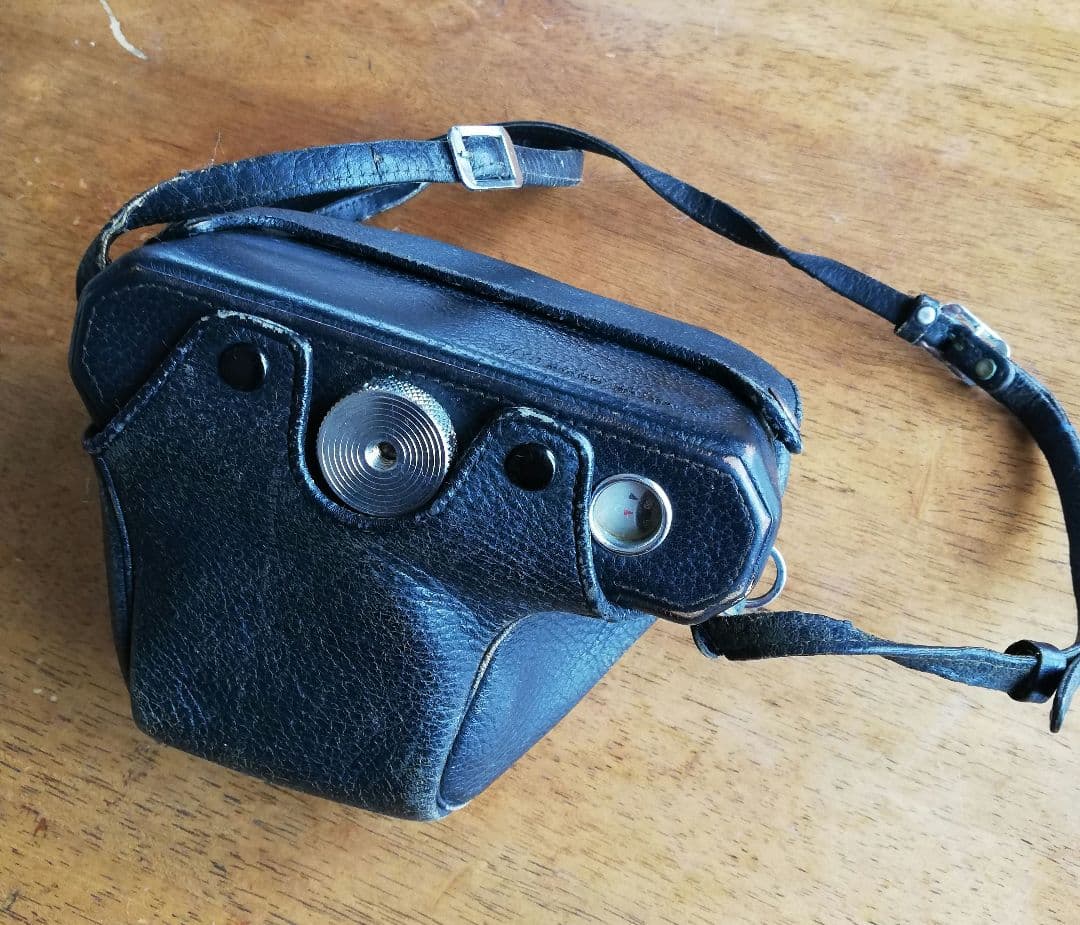 Nikon F 一眼レフ　フィルムカメラ　レンズ付き