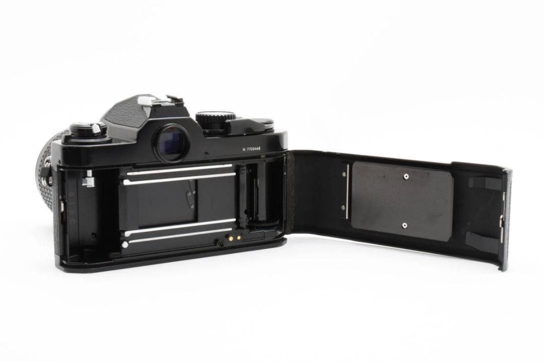 フィルムカメラ Nikon New FM2 Nikkor Ai-s 105/2.8 #544