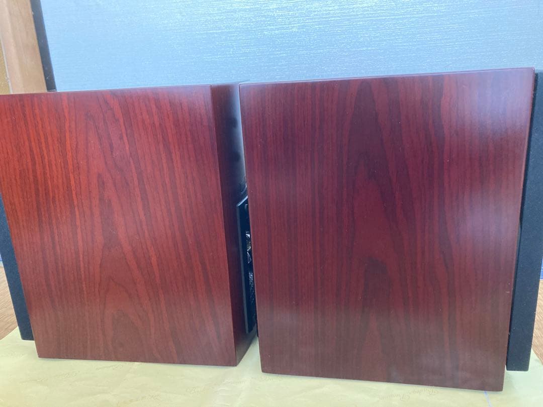 DALI MENUET MRロッソ