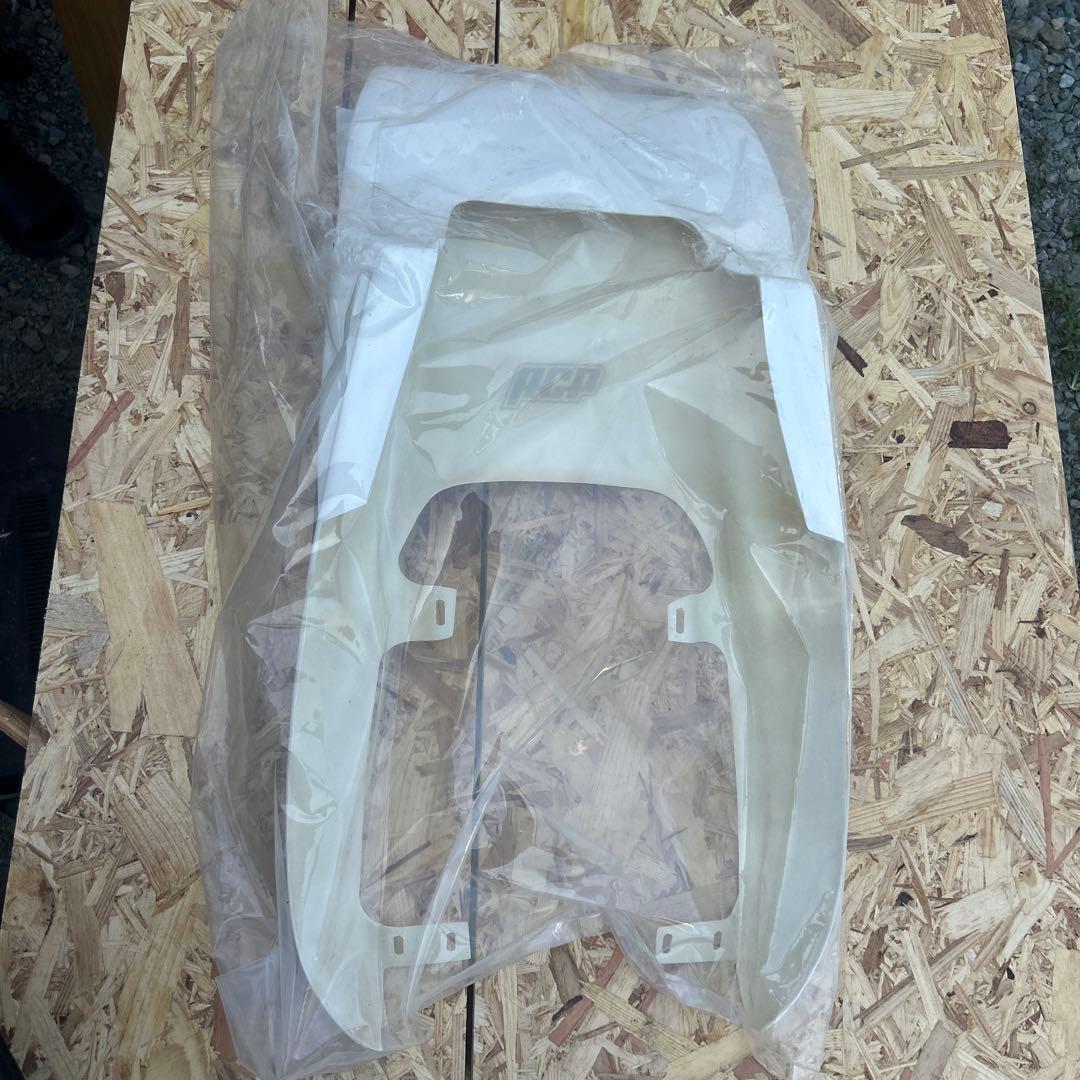 スーパーフォア nc31 社外テール 未使用 未塗装 - メルカリ