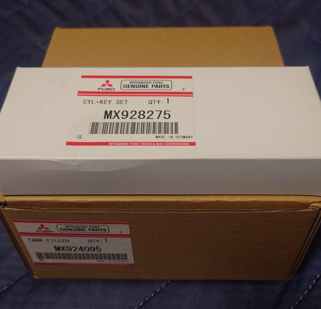 三菱ふそう スーパーグレート 燃料キャップ キーセット 新品