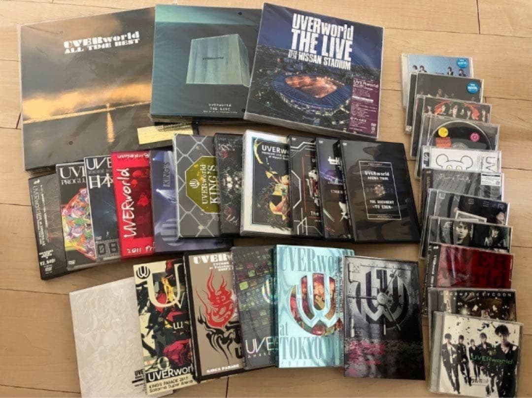 UVERworld CD&DVD まとめ売り UVERworldまとめ売り - メルカリ
