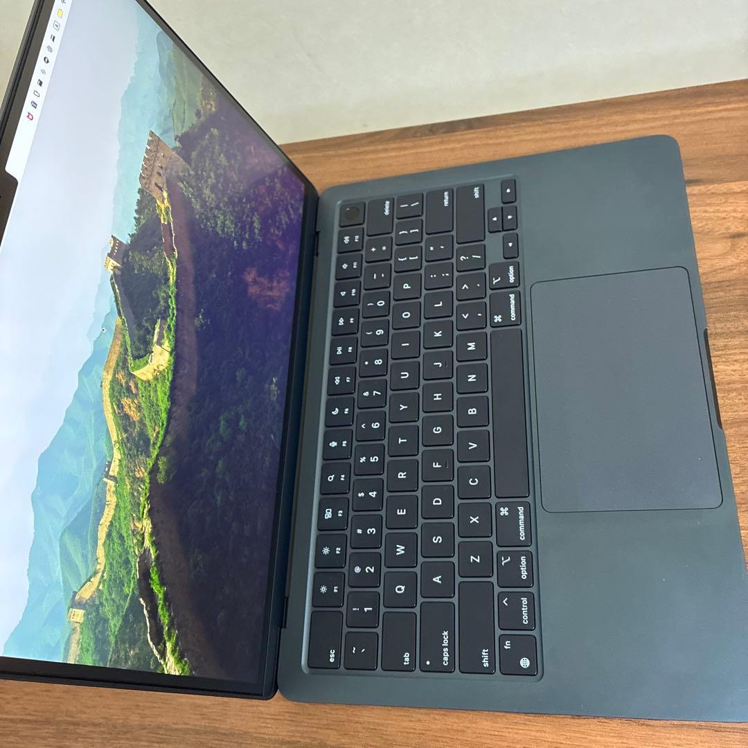 美品 MacBookAir M2 13インチ ミッドナイト16GBメモリ