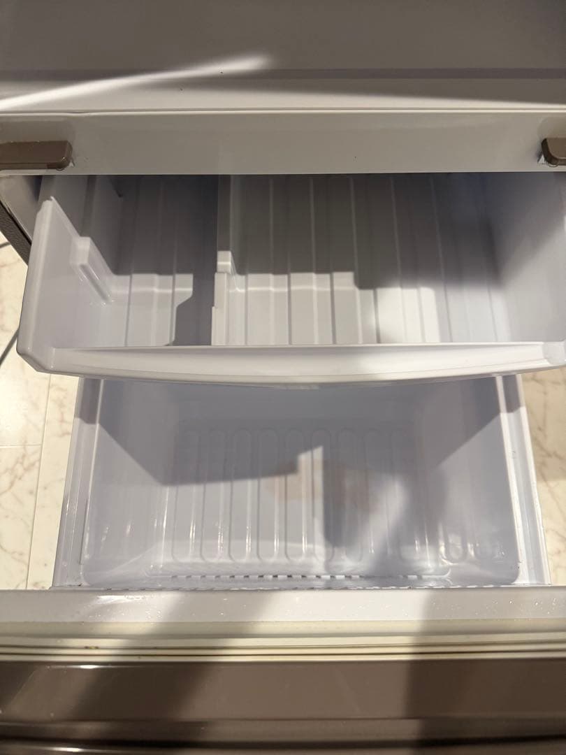 【送料込み】シャープ　冷蔵庫　137L 2019年製　どっちもドア　両開き