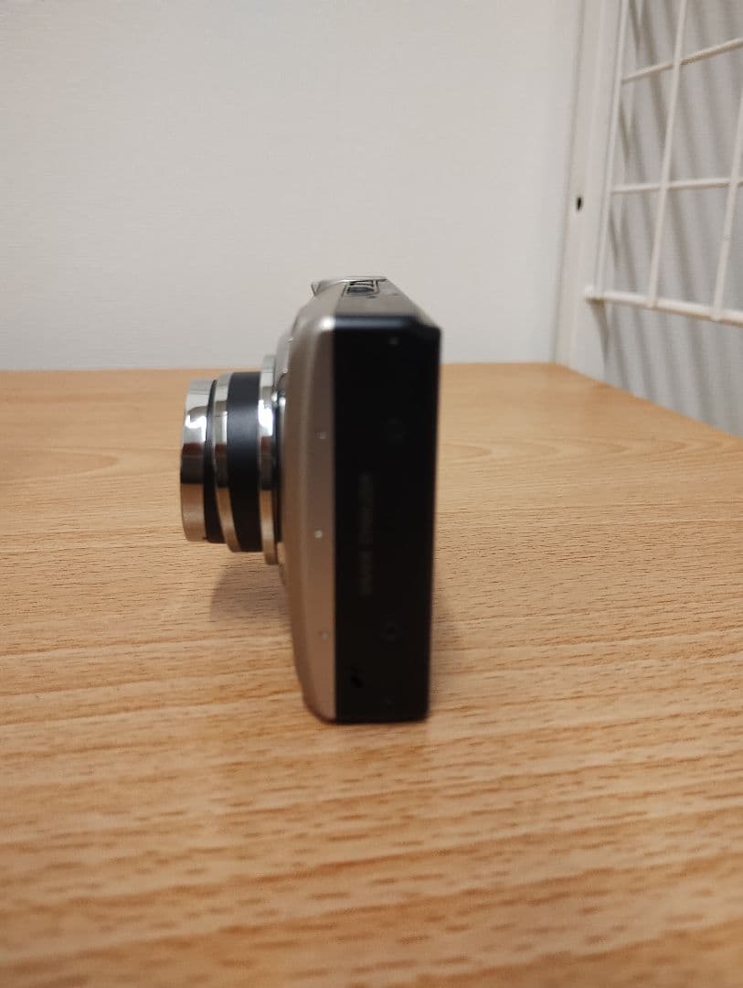 CANON キャノン IXY 10S コンパクトデジタルカメラ　ジャンク品