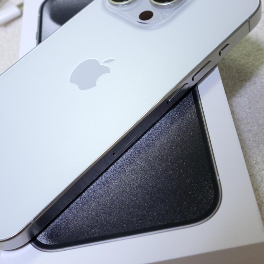 iPhone 15 Pro 512GB ホワイトチタニウム 箱/付属品あり