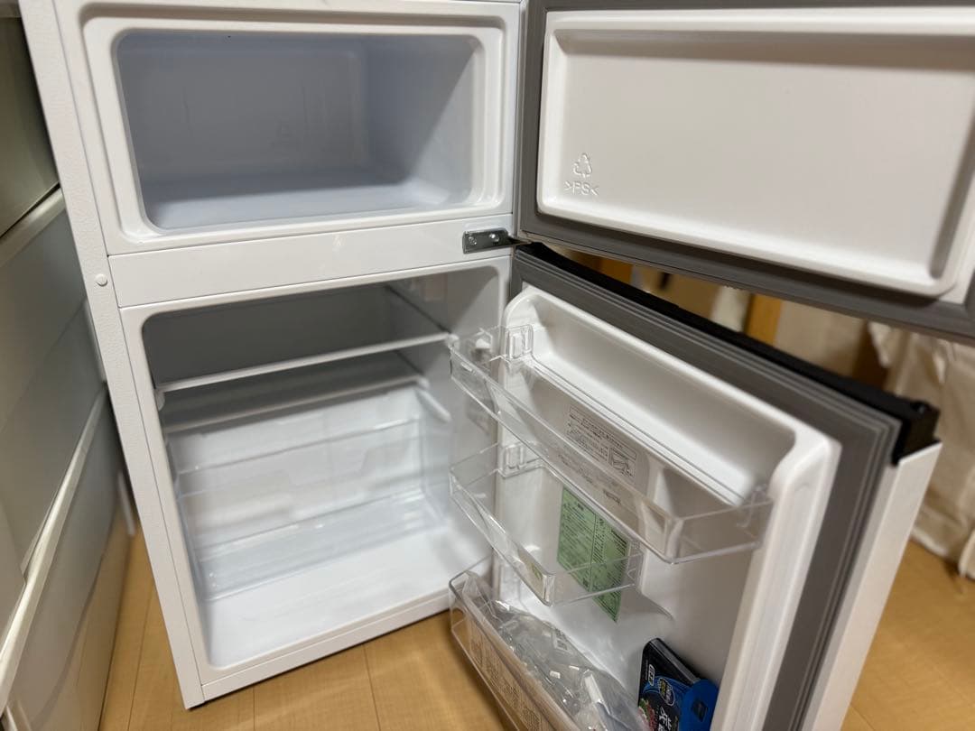 ハイセンス 冷蔵庫 87L 右開き HR-B91HW ホワイト 2ドア