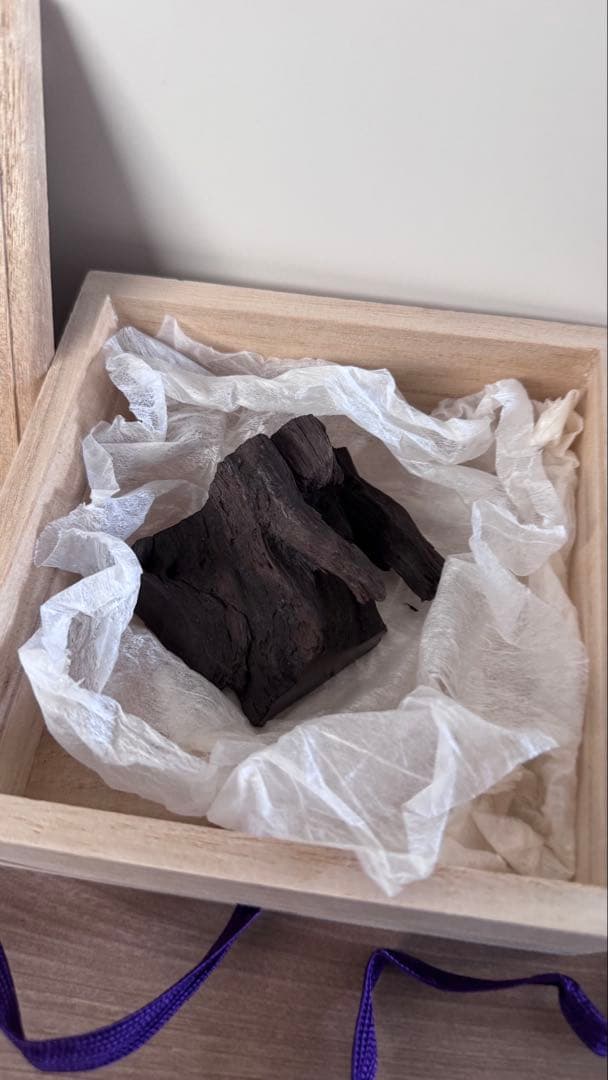 最高級　沈香《伽羅》老舗香木店落款　83g 香木　沈香　茶道具　ベトナム産　伽羅