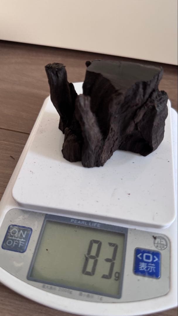 最高級　沈香《伽羅》老舗香木店落款　83g 香木　沈香　茶道具　ベトナム産　伽羅