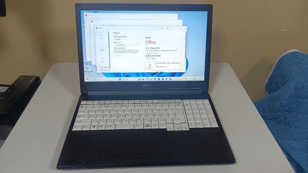 ⭐ノートパソコン⭐FUJITSU 第六世代intel SSD128G メモリ8G