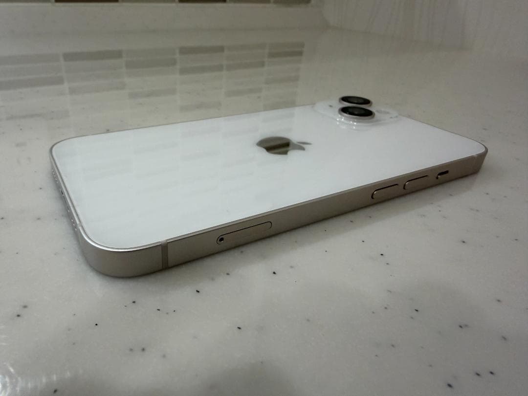 美品 SIMフリー Apple iPhone14 256GB スターライト