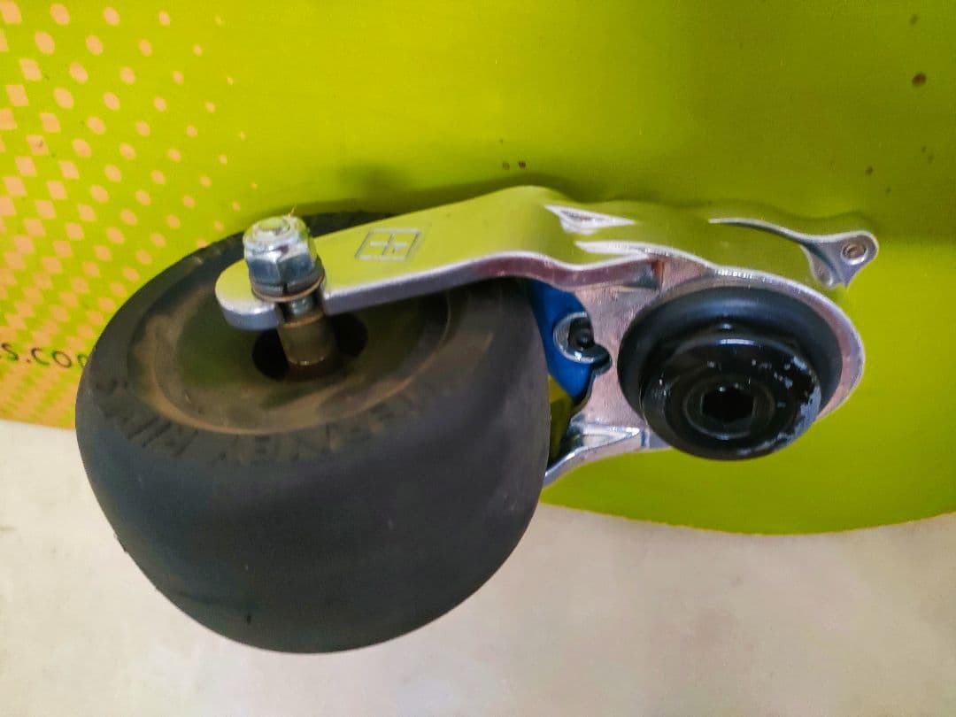 Tボート T-001-42-R TIERNEY RIDES ウィール2種ケース付 - メルカリ