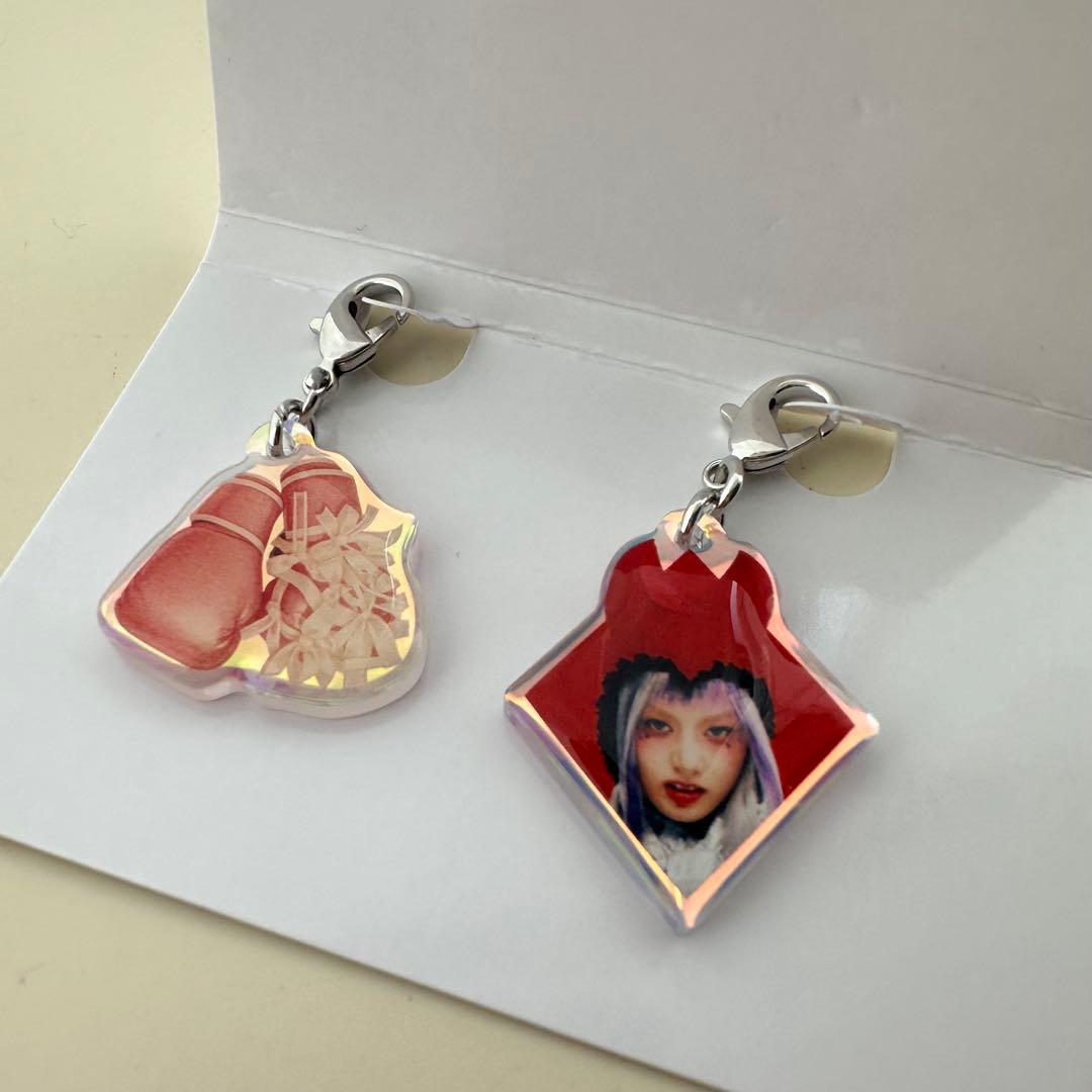 XG HINATA アクリルチャーム - メルカリ