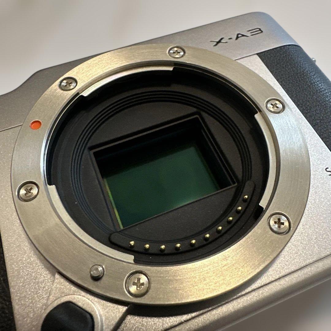 【美品】FUJIFILM X-A3 ミラーレスカメラ シルバー