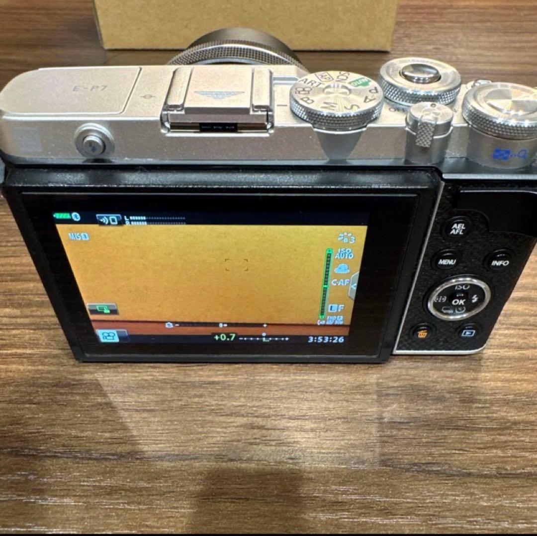 オリンパス　PEN E-P7