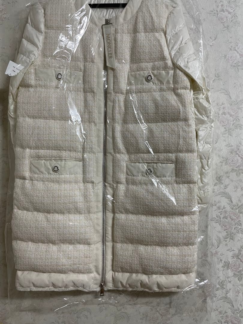 いちご様専用ページ モンクレール22SS⭐︎ツイードダウン - メルカリ