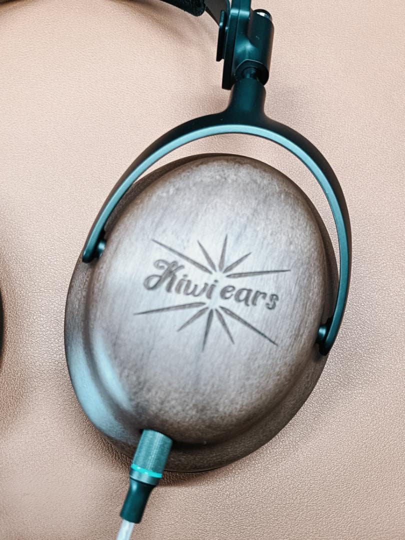 Kiwi　Ears　Atheia　デュアルドライバーヘッドフォン