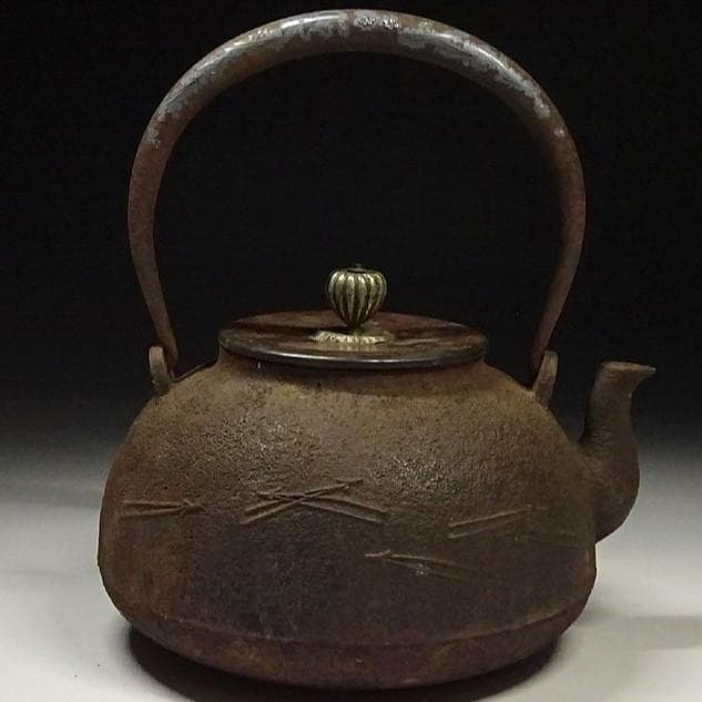 人間国宝】◇『釜師 角谷一圭 松葉地紋 鉄瓶』◇検）亀文堂 龍文堂