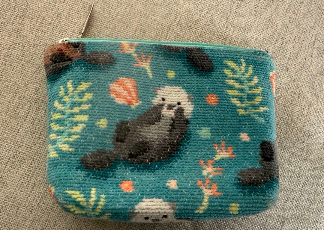 LOVERARY BY FEILER プカプカラッコ 舟型ポーチL - メルカリ