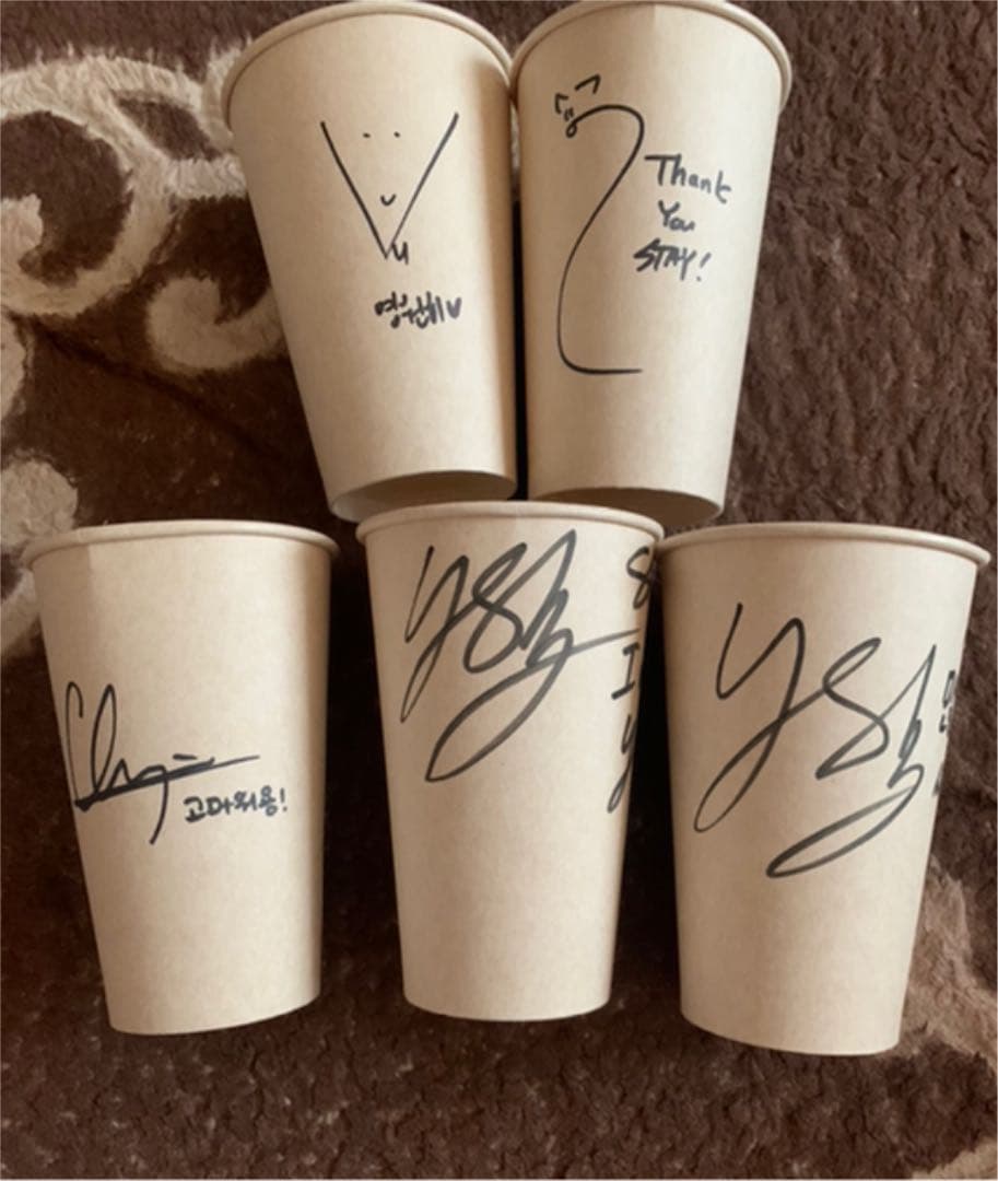 最終値下げ‼️】 stray kids サイン&メッセージ入り紙コップ - メルカリ