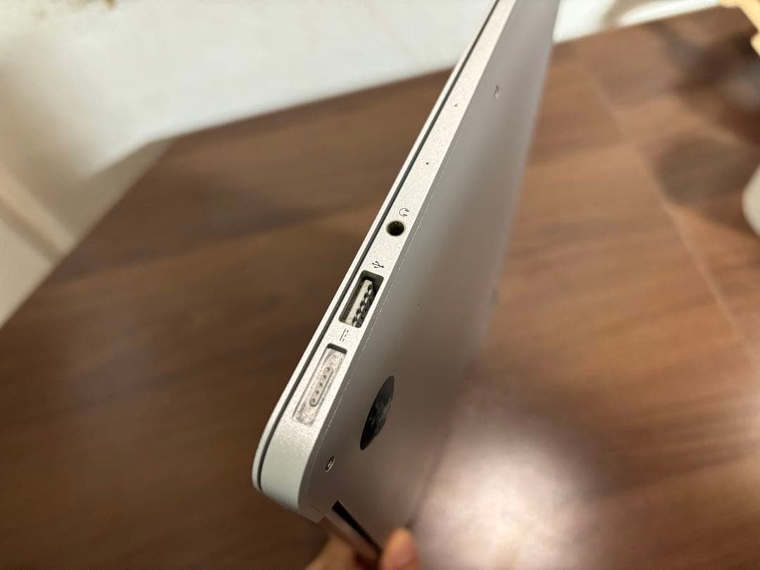 MacBook本体 Apple MacBook Air/i5/8GB/128SSD/A1466