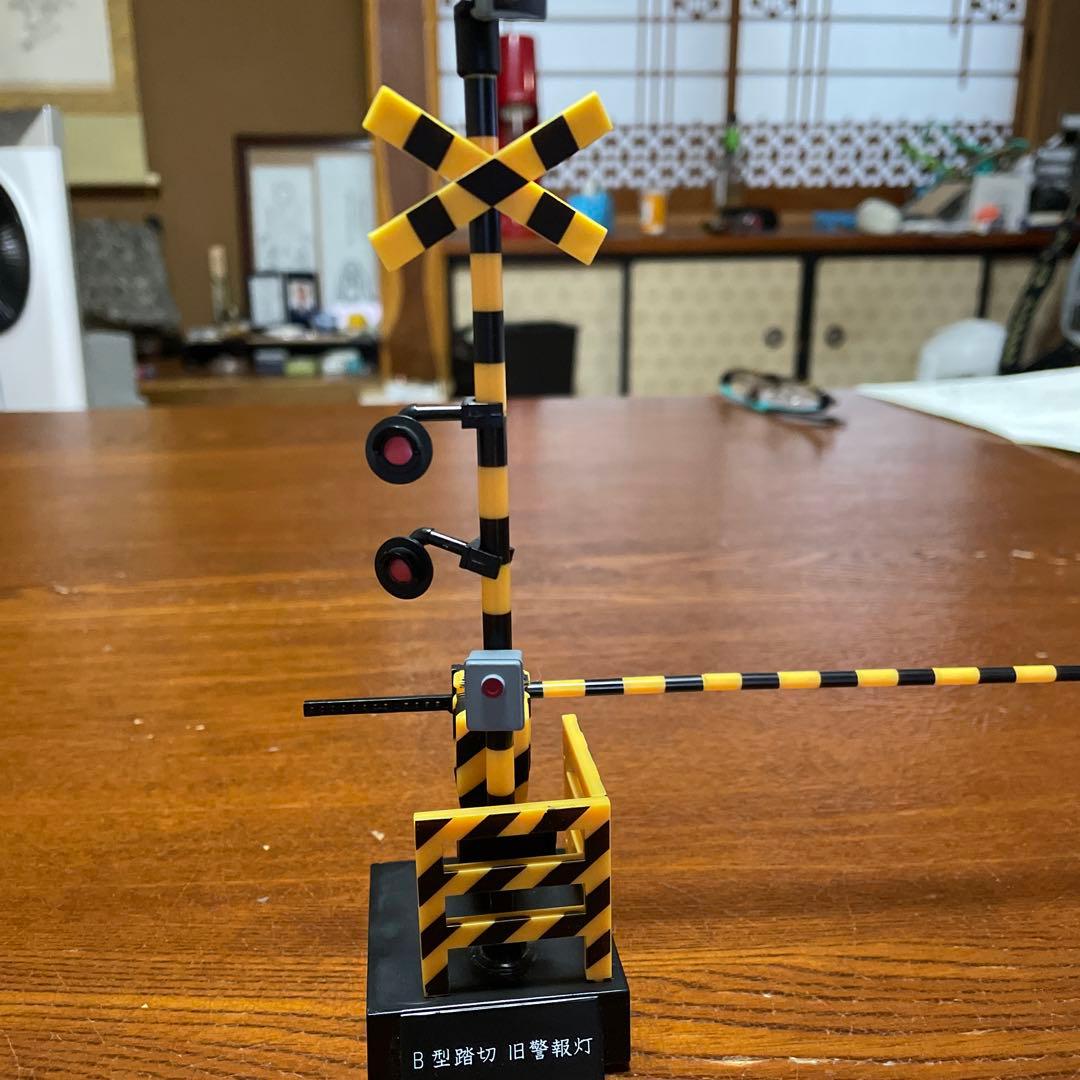 踏切コレクション2 B型踏切 旧警報灯 - メルカリ